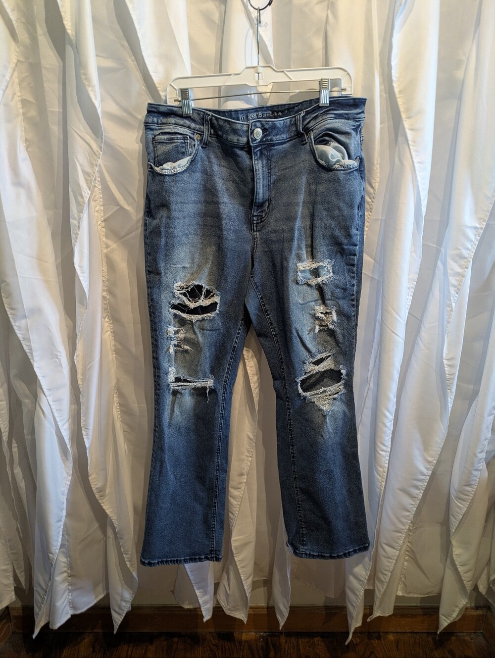 D3 M Jeans by Maurices High Rise Distressed Crop Jeans 18W Reg Blue Wash